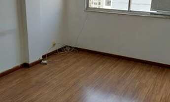 Imagem 6: Excelente apartamento vazio na quadra da praia. 02 quartos (01 suíte) e 01 vaga