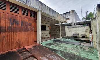 Imagem 2: Casa para PONTO COMERCIAL, a venda possui 418 metros quadrados de arae total