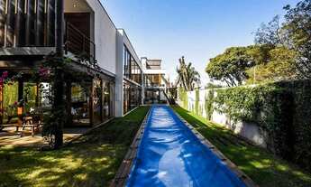 Imagem 4: Casa Moderna á venda no Alto de Pinheiros, com 3 suítes, 4 vagas, Piscina e churrasqueira