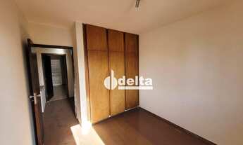 Imagem 5: Apartamento com 3 dormitórios para alugar, 150 m² por R$ 1.700,00/mês - Centro - Uberlândi