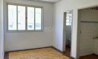 Imagem 6: Apartamento JK, a poucos metros da Redenção. Condomínio com 2 elevadores, portaria 24h e c