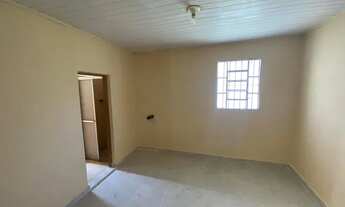 Imagem 2: Casa para aluguel possui 300 metros quadrados com 4 quartos em Vila Nova São Roque - São R