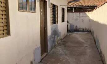 Imagem: Barracão em frente a Coca Cola