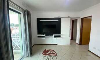 Imagem 3: Apartamento com móveis planejados, varanda e vaga coberta