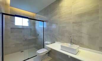 Imagem 2: Casa de condomínio para aluguel e venda possui 5 suítes no MONTENEGRO BOULEVARD