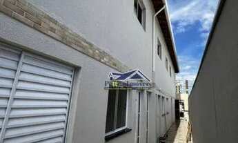 Imagem 2: Casa de condomínio na parte superior, com 2 dormitórios, sala, cozinha, banheiro, área de