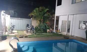 Imagem: OPORTUNIDADE ÚNICA! Sobrado com piscina