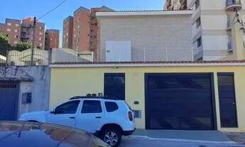 Imagem: Sobrado a venda em condomínio fechado