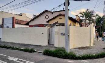 Imagem: CASA COMERCIAL DE ESQUINA COM 06 QUARTOS