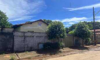 Imagem 6: Casa em araguapaz go 3 quartos grande lote próximo à feira coberta