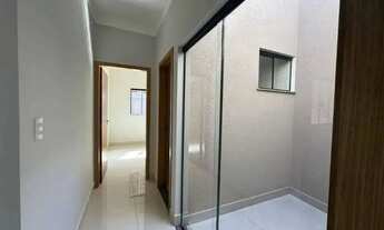 Imagem 7: Casa à venda em Maringá no Conjunto Habitacional Requião com 3 Quartos