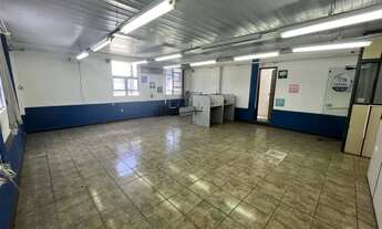 Imagem: Prédio com andares corridos a venda no