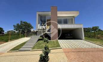 Imagem: Linda casa linear, 4 quartos, sala ampla