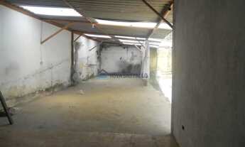 Imagem 3: Galpão comercial de 440m², entrada para caminhão e 7 vagas em excelente localização