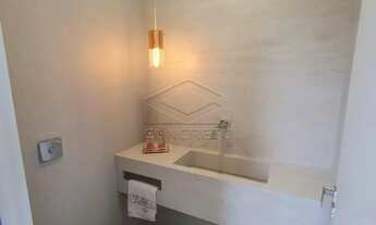 Imagem 5: Casa de Alto Padrão com Piscina e Lareira no Condomínio Quinta Ranieri Green