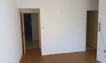 Imagem 3: Apartamento com 3 dormitórios, 70 m² - venda por R$ 180.000,00 ou aluguel por R$ 700,00/mê