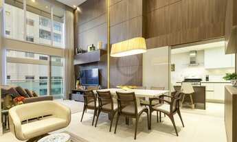 Imagem: Apartamento com pé direito de 5m em condomínio