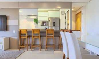 Imagem 7: Cobertura mobiliada com vista para o mar