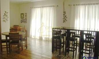 Imagem: Encantador, espaçoso e em rua nobre!