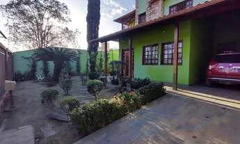 Imagem: Casa estilo colonial à venda, 3 quartos