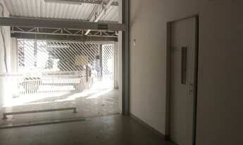 Imagem 4: Salao comercial na Avenida Maria Amália Lopes de Azevedo com 3 salas e 2 vagas