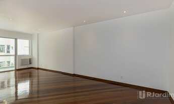 Imagem 3: Praia Leblon. Portaria 24h. Apartamento com varanda, 2 quartos (1 suíte) à venda, 103 m²