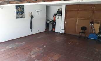 Imagem 4: Perdizes, casa próxima ao metrô com três dormitórios e quatro vagas