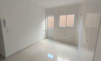 Imagem 2: Com suíte e amplo quintal! Planta quadrada! Próximo ao Parque Ipiranguina e Supermercado N