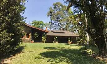 Imagem 3: Magnífica propriedade na Fazendinha, amplo living com pé direito duplo, 4 suítes, piscina