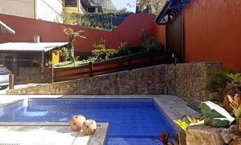 Imagem 2: Casa para venda tem 450 metros quadrados com 4 quartos em Retiro - Petrópolis - RJ