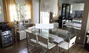 Imagem 3: Casa de condomínio para venda tem 370 metros quadrados com 3 quartos