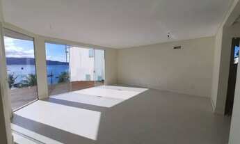 Imagem 4: Casa 4 Dormitórios Junto à Lagoinha em Bombinhas