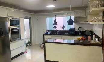 Imagem 7: Sobrado 415 m², 4 Qts sendo 3 Suítes, 6 Vagas, Piscina, Moinho dos Ventos - Goiânia - GO