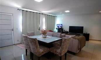 Imagem 3: Casa geminada com vista indevassável no centro de Campo Grande