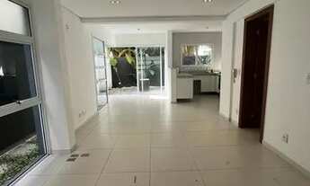 Imagem 5: Casa de condomínio sobrado para aluguel e venda possui 240 metros quadrados com 3 quartos