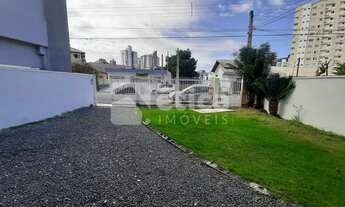 Imagem 3: Excelente Casa para Locação em Localização Privilegiada Próximo ao Centro