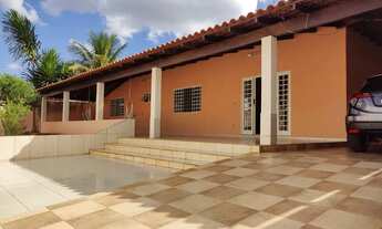 Imagem 4: Casa de condomínio para venda tem 800 metros quadrados com 4 quartos