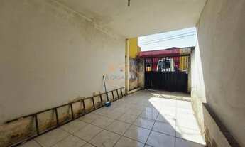 Imagem 2: Casa individual com 2 quartos, sala, cozinha, banheiro, área de serviço, próximo ao Pit St