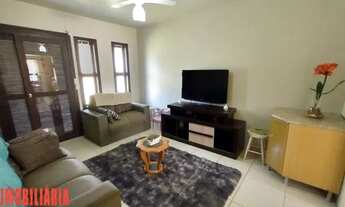 Imagem 6: Belíssima residência com piscina a poucos metros do mar !! REF: M 1044