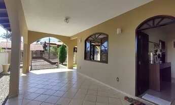 Imagem 5: Vendo casa com 3 quartos, sendo um destes quartos um é suite grande