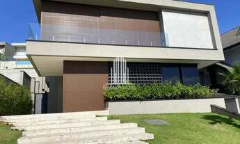 Imagem: Casa com 4 Quartos e 7 banheiros à Venda