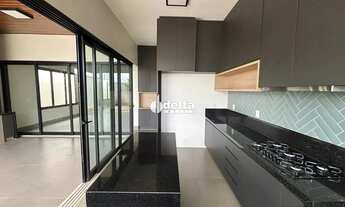 Imagem 4: Casa residencial em condomínio com 3 quartos sendo 1 suíte disponível para locação no bair