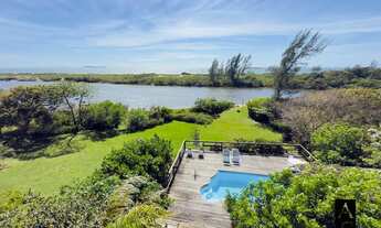Imagem: Casa à venda no bairro Praia do Siriú