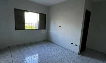 Imagem 4: Casa com terreno amplo próxima à Avenida Nildo Ribeiro