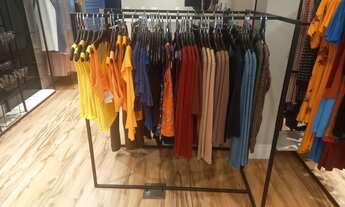 Imagem 5: Conjunto completo de araras pretas para loja em METALON!!