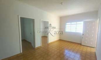 Imagem 2: Oportunidade - Casa Térrea - Monte Castelo - 4 Dormitórios - 148m²
