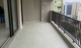 Imagem 2: Apartamento andar alto de 163m² com 3 suítes, 5 banheiros e 2 vagas de garagem na Vila Mar