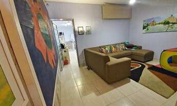 Imagem 2: Casa em frente a um dos vértices da Praça Louveira