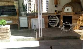 Imagem 7: Dormitório: 4, Suíte: 2, Banheiro: 5, Vaga: 5, Área Útil: 226m2, Área Total: 400m2