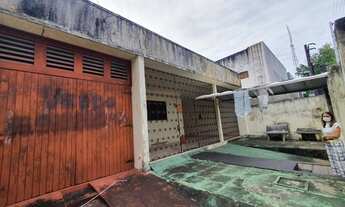 Imagem 3: Casa para PONTO COMERCIAL, a venda possui 418 metros quadrados de arae total